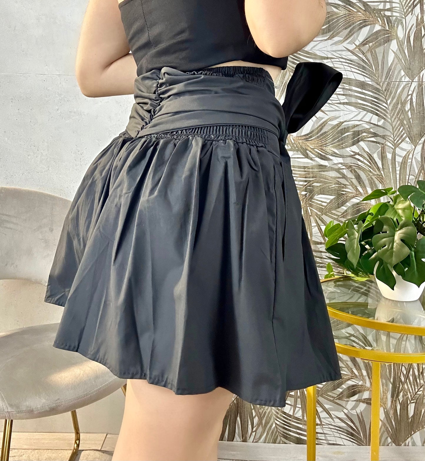 Gonna pantaloncino con fiocco nera