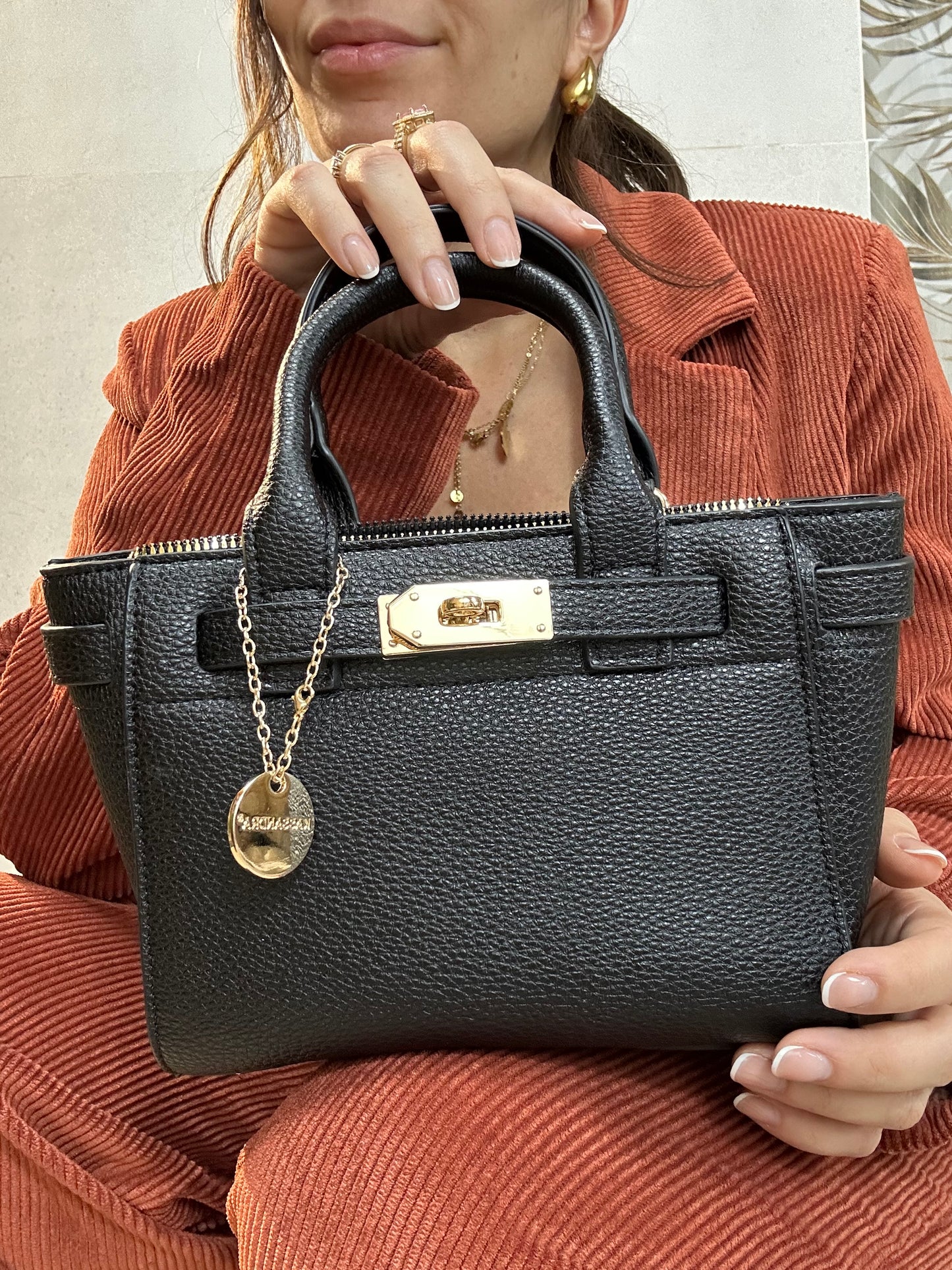 Borsa BASIC nera