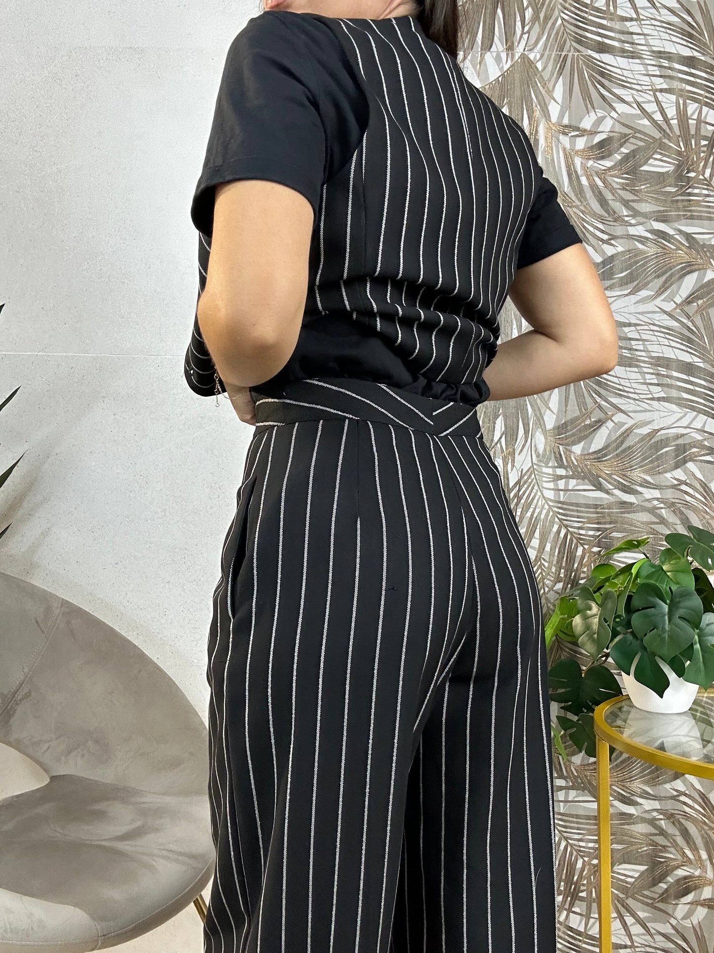 Coordinato smanicato nero