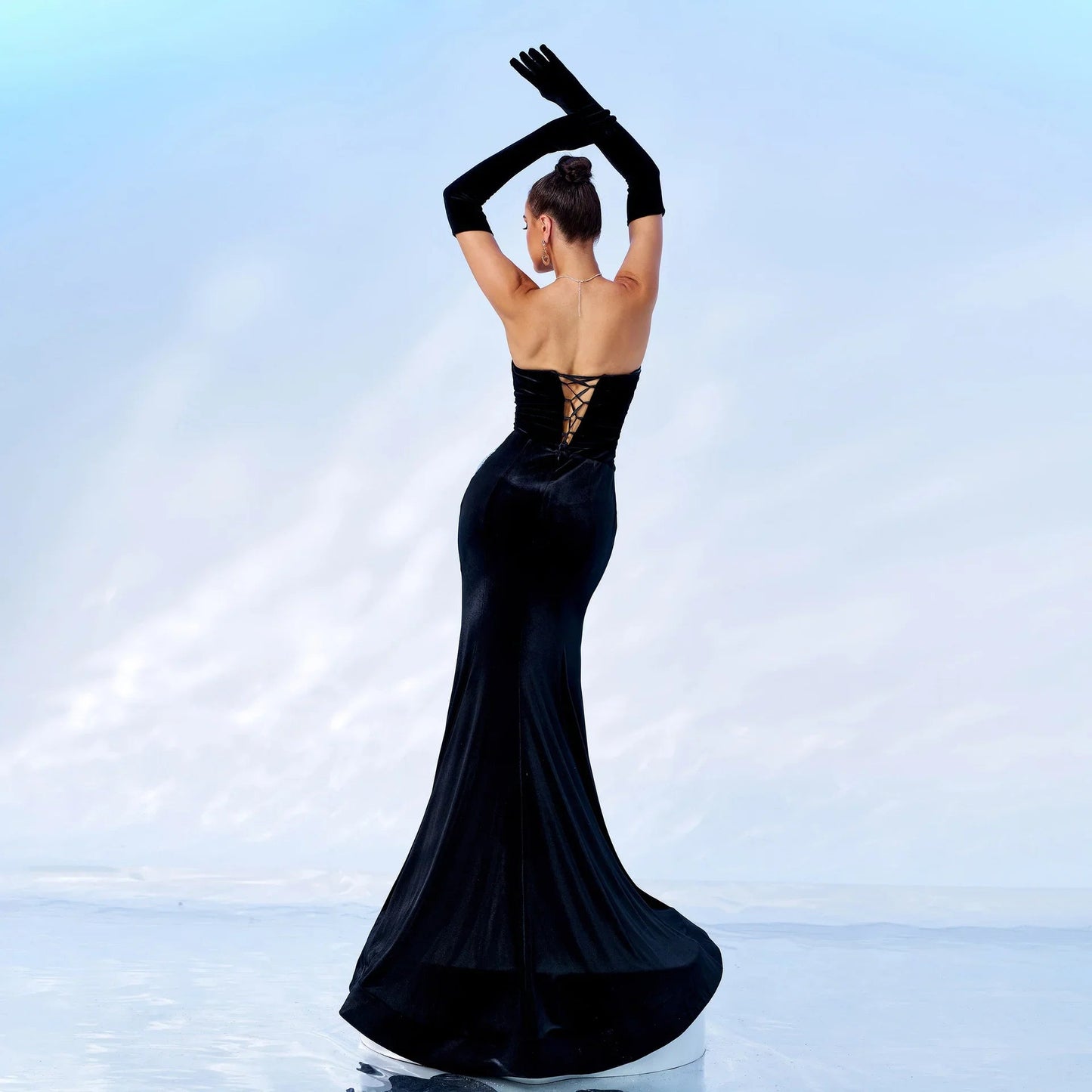 Abito da sera con scollo